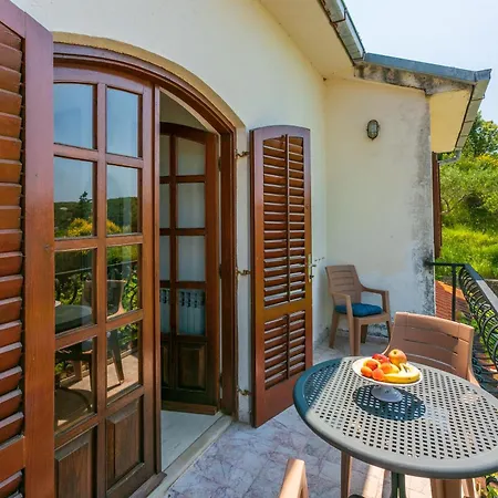 Ivan Apartman Kampor